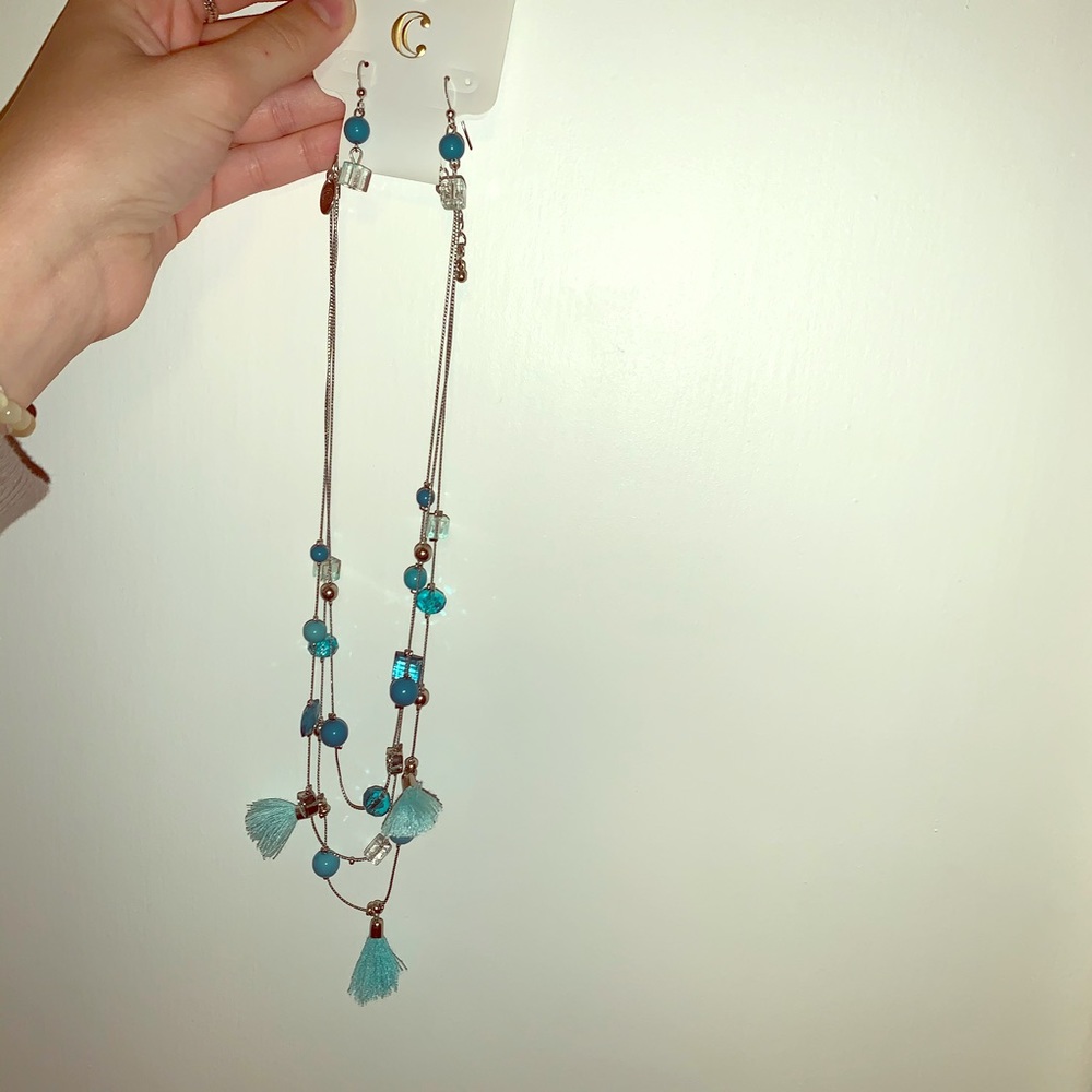 Charming Charlie Matching earring & necklace set